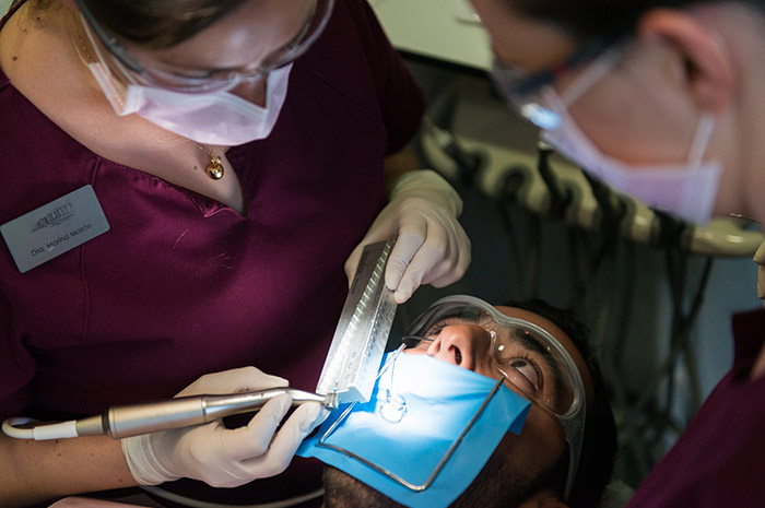 Cirugia odontológica Torrelavega